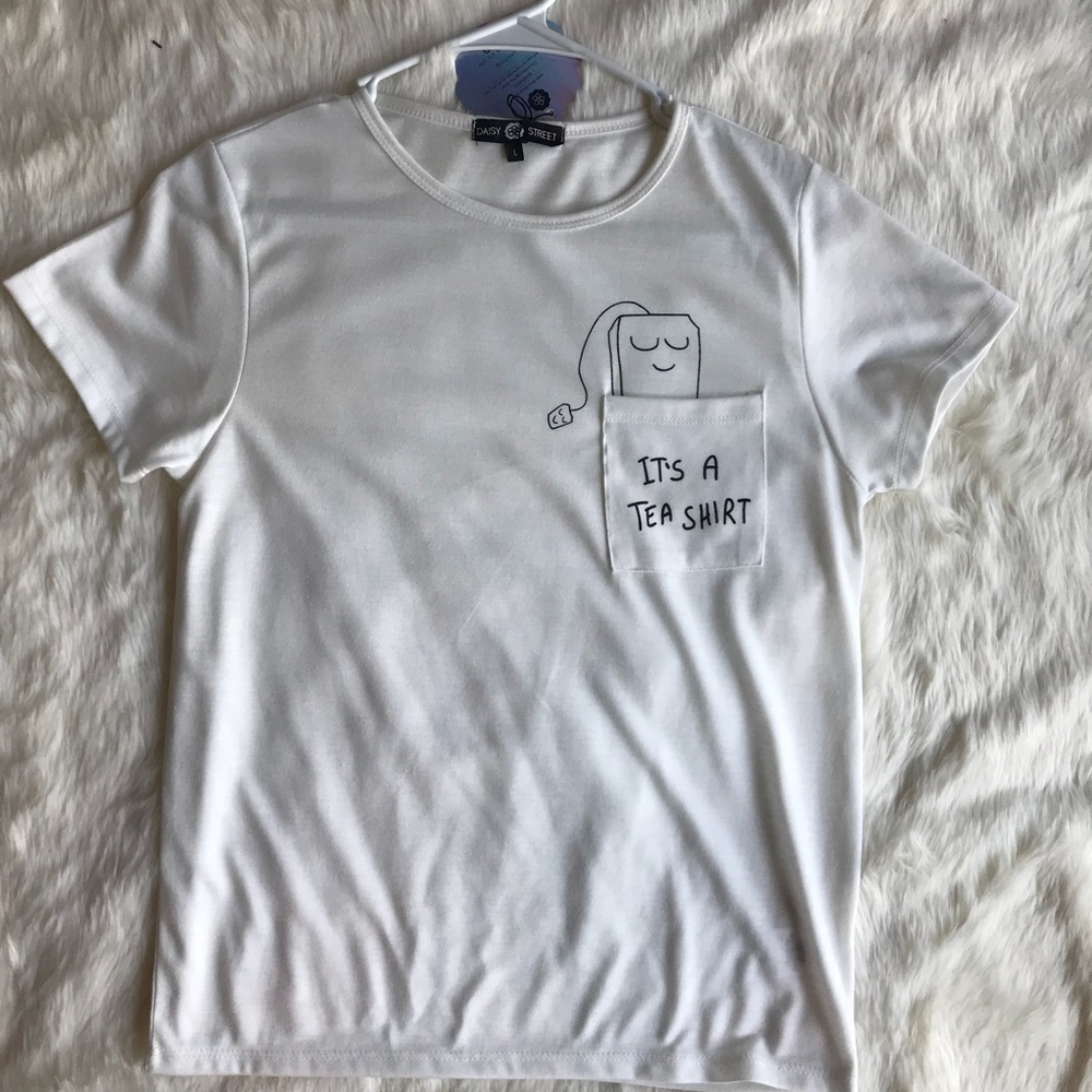 White T-shirt Daisy Street